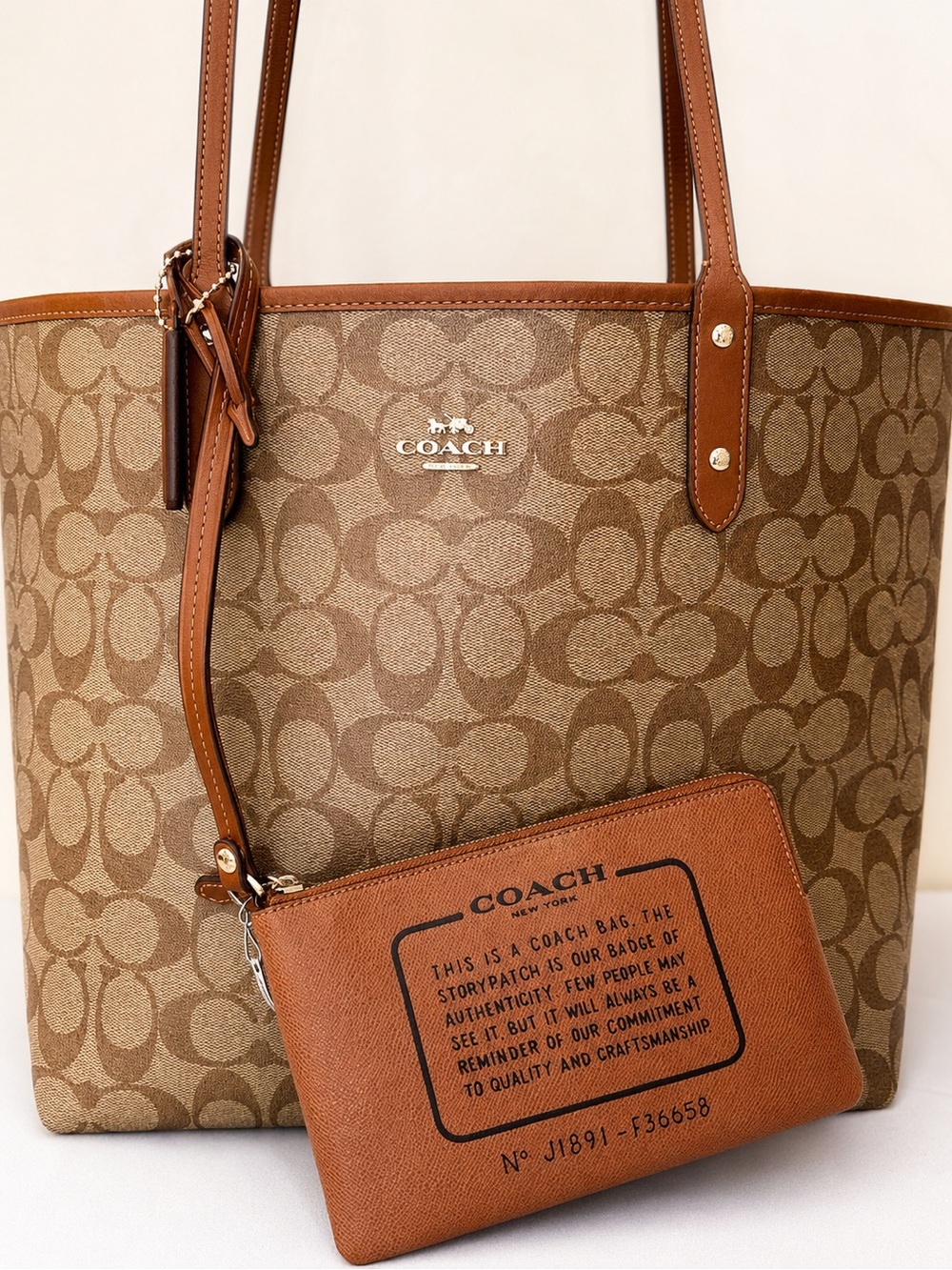 COACH City Tote Reversible Leather Handbag NWT & Wrist Zip Pouch Set - Picture 6 of 10